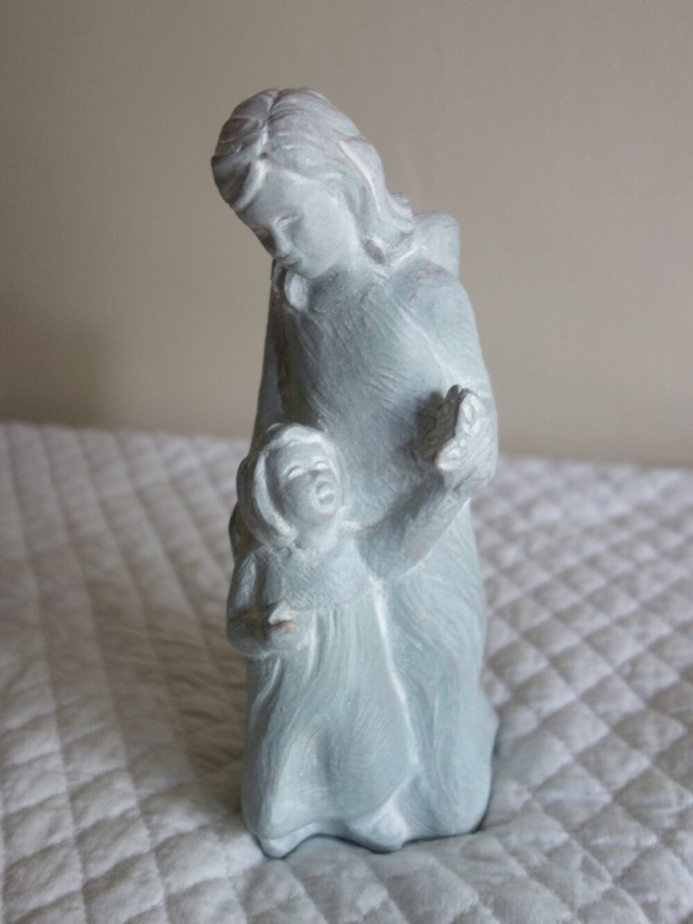 Vntg 2001 ISABEL BLOOM Greenish Hue Concrete Art Sculpture Mother Angel Child Bu